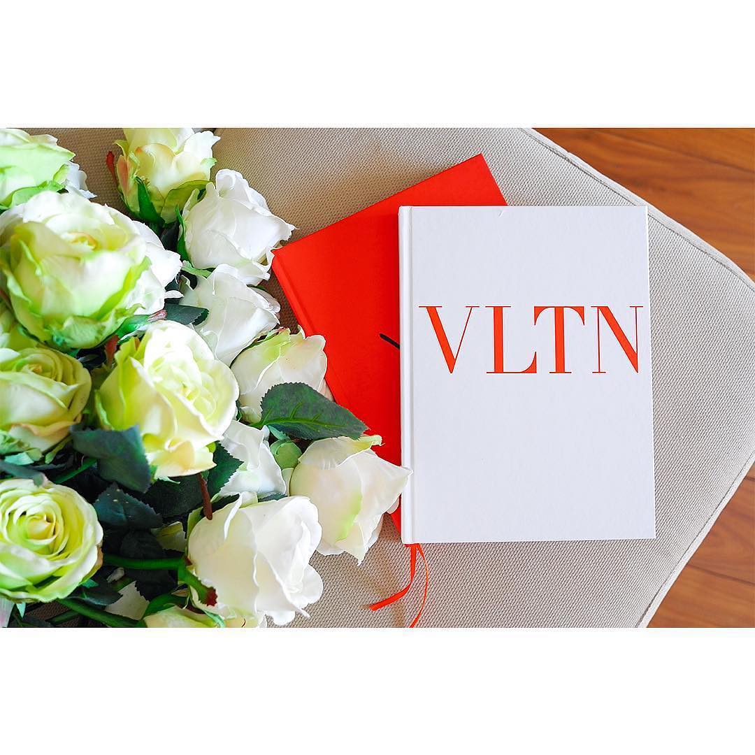 Блокнот белый Valentino