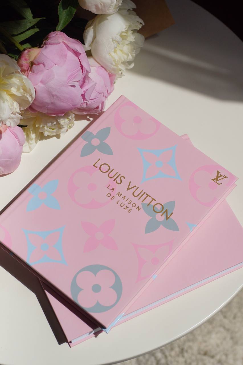 Планеры Louis Vuitton пудровый